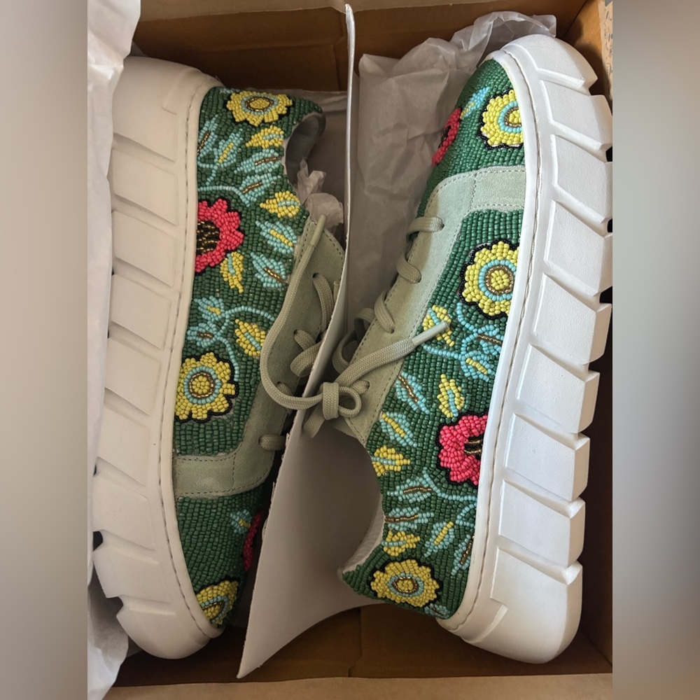 🌺Free People🌺 View From The Top Beaded Sneakers Size 40, US 9, Tennis Green NIB - Picture 5 of 12